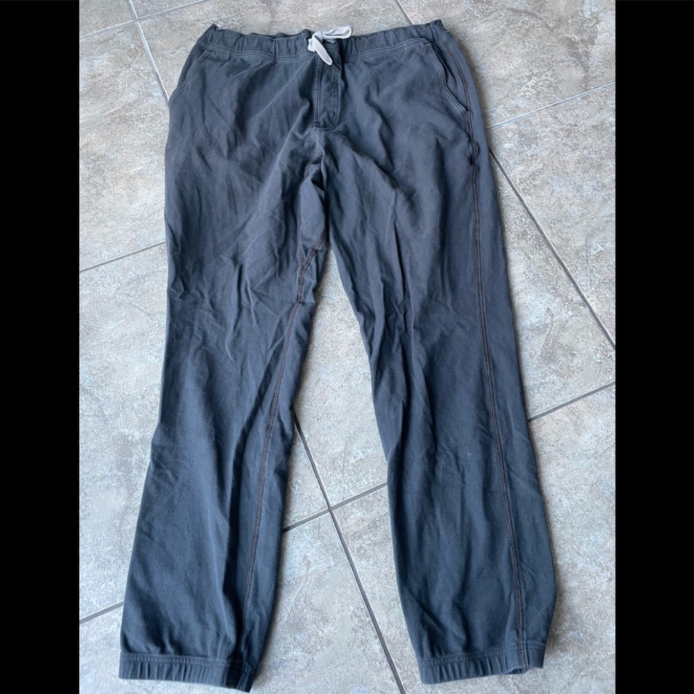 Eddie Bauer soft & comfortable elastic waist & ankle outdoor pant - men’s size L